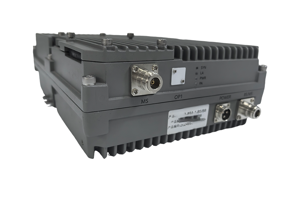  旬阳三频手机信号接收器2000㎡